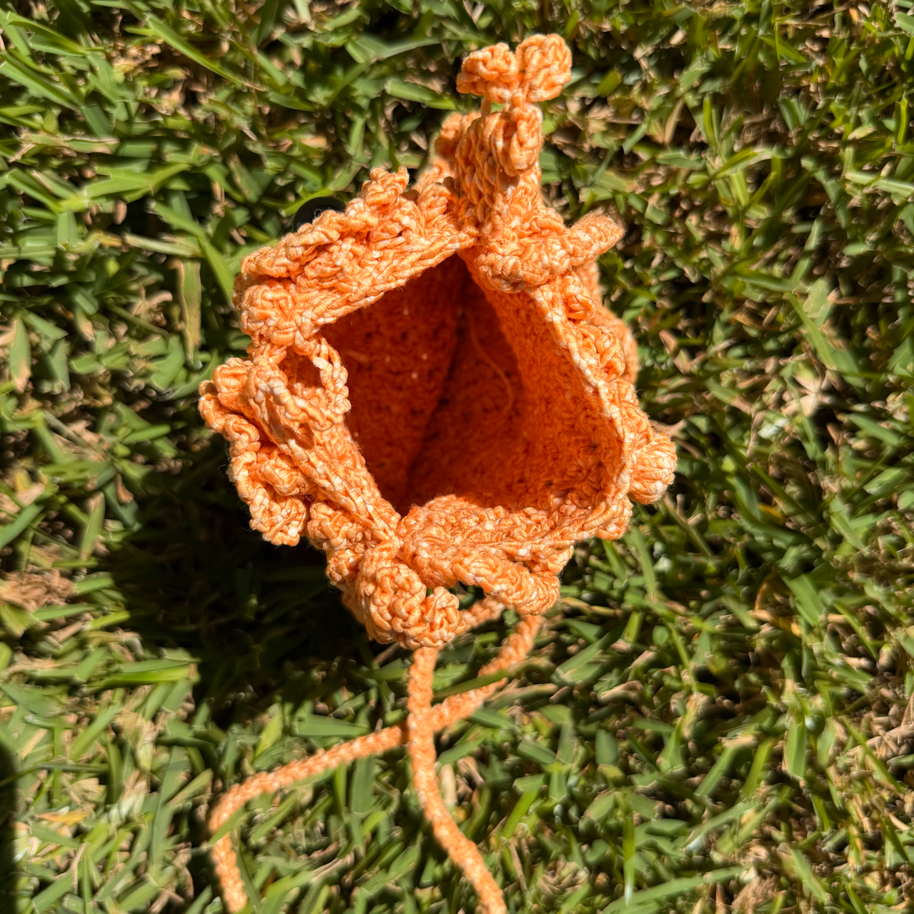 Crocheted orange bag - top